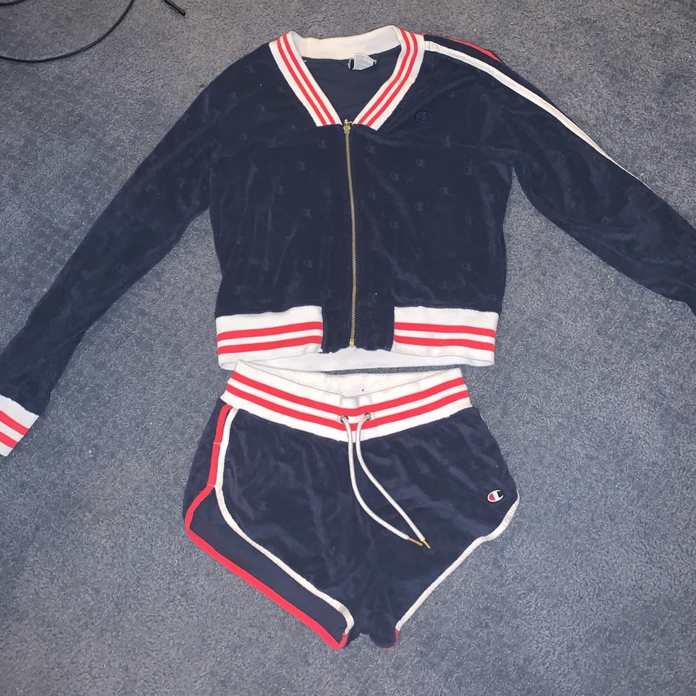 Champion shorts and sweatshirt outfit
